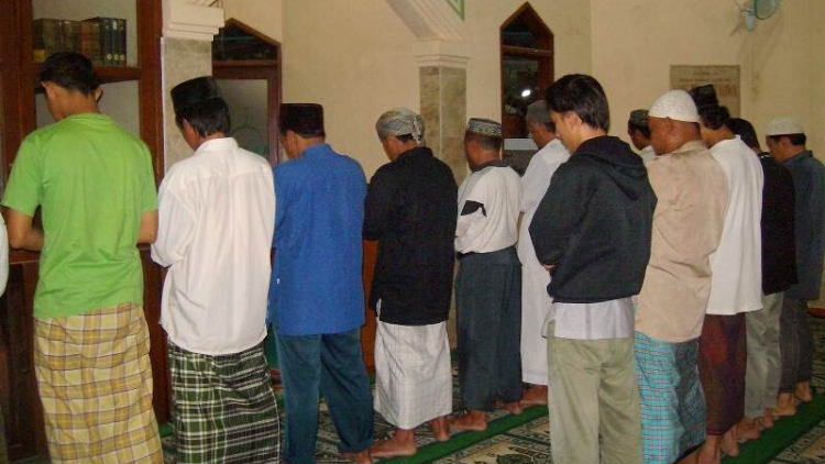 6 Macam Sifat Orang Dilihat dari Kebiasaannya Saat Salat Jamaah. Kamu Masuk yang Mana nih?