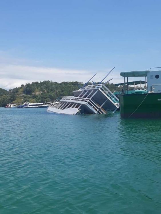 Tak Ada Wisatawan, Kapal-kapal di Labuan Bajo Tenggelam Karena Tidak Terurus. Sayang Banget ya!