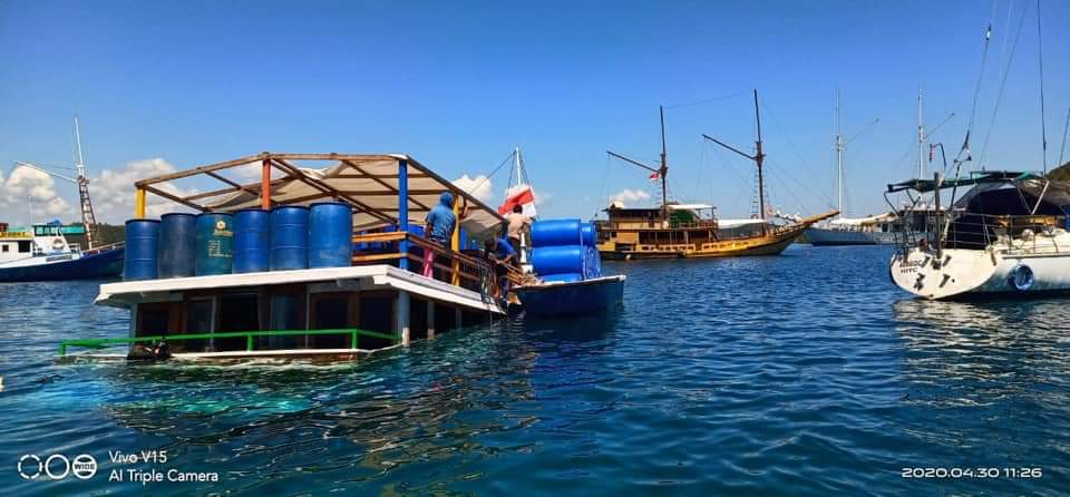 Tak Ada Wisatawan, Kapal-kapal di Labuan Bajo Tenggelam Karena Tidak Terurus. Sayang Banget ya!