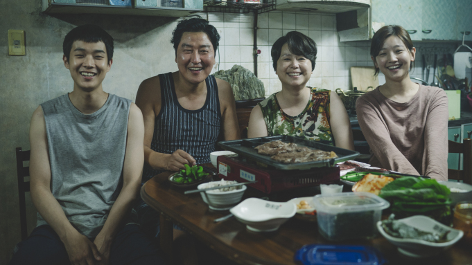 4 Film Korea Bertema Keluarga dan Sahabat, Tontonan Terbaik Saat Lebaran dan Jauh dari Rumah :(