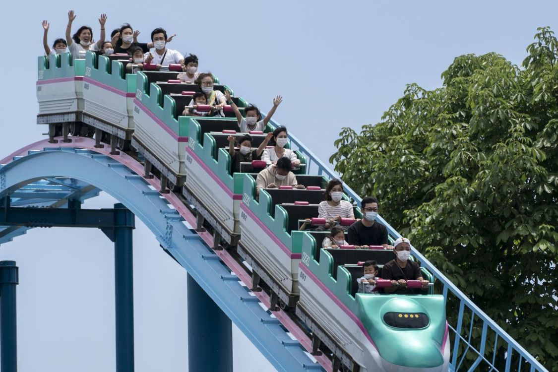 New Normal, Pengunjung yang Naik Rollercoaster di Jepang Nggak Boleh Teriak-teriak. Susah Juga ya!