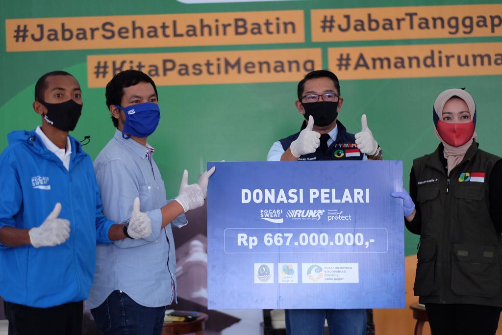 Pelari Pocari Sweat Run Bandung 2020 Galang Donasi untuk Penanggulangan Pandemi Covid-19 di Jabar