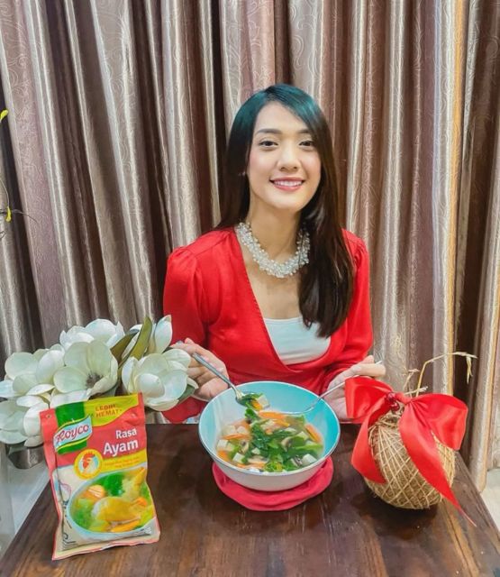 10 Food Vlogger Cewek di Indonesia yang Hobi Makan Banyak tapi Tetap Langsing. Bikin Iri!