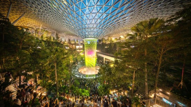 Changi Singapore Jadi Bandara Terbaik Dunia versi Skytrax Awards. Apa Kabar Bandara di Indonesia?