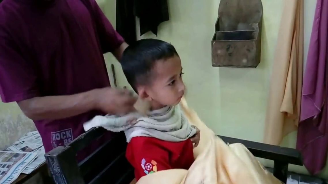 Nostalgia Tempat Cukur Zaman Dulu. Era Kejayaan Potong Rambut Sebelum Tren Barber Shop