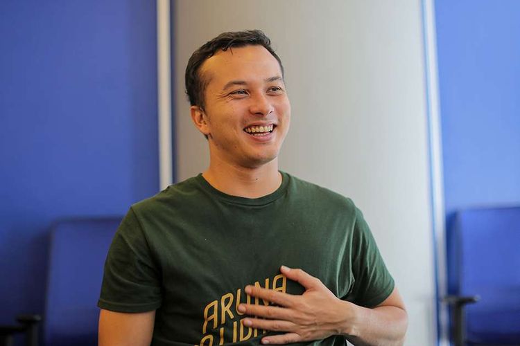 6 Fakta Nicholas Saputra yang Jarang Diketahui Para Penggemar