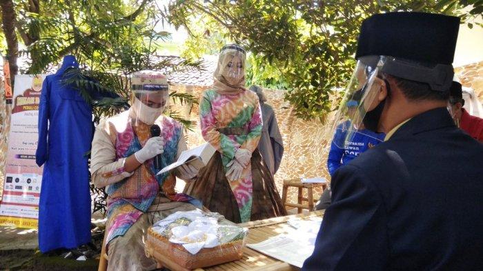 Uniknya Pernikahan Eco-friendly di Masa Pandemi; Maharnya APD dan Tetap Bisa Nikah 'di Luar KUA'!