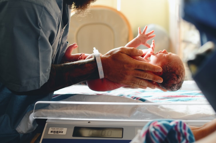 10 'Kehebatan' Bayi Baru Lahir yang Mungkin Nggak Dimiliki Orang Dewasa. Bikin Kagum!