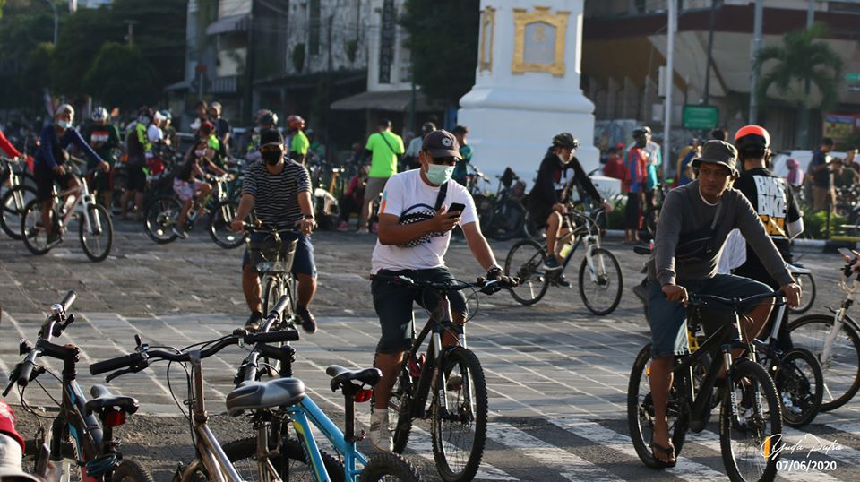 Minggu Pagi, Kawasan Tugu Jogja Hingga Malioboro Dipadati oleh Pesepeda. Rame Banget ya?