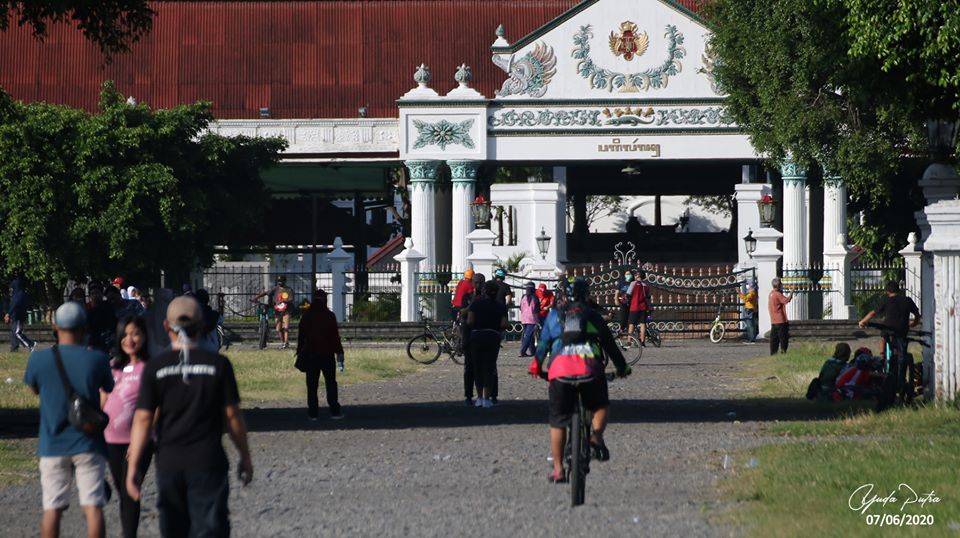 Minggu Pagi, Kawasan Tugu Jogja Hingga Malioboro Dipadati oleh Pesepeda. Rame Banget ya?