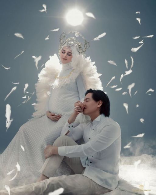 11 Foto Maternity ala Cut Meyriska-Roger Danuarta. Mirip Bidadari Turun ke Bumi sama Suami!