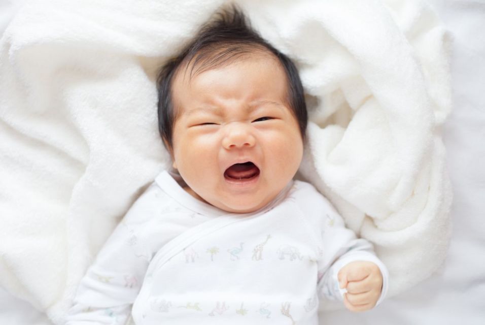 5 Trik Jitu Menidurkan Bayi yang Susah Tidur dan Sampai Larut Malam Ngajak Main Melulu~