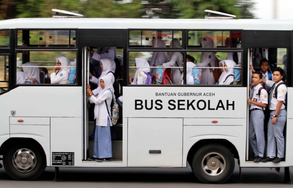 Rasanya Jadi Bucin Zaman Dulu, Titip Pesan Cinta Lewat Kursi di Angkot. Perjuangan Banget! :D