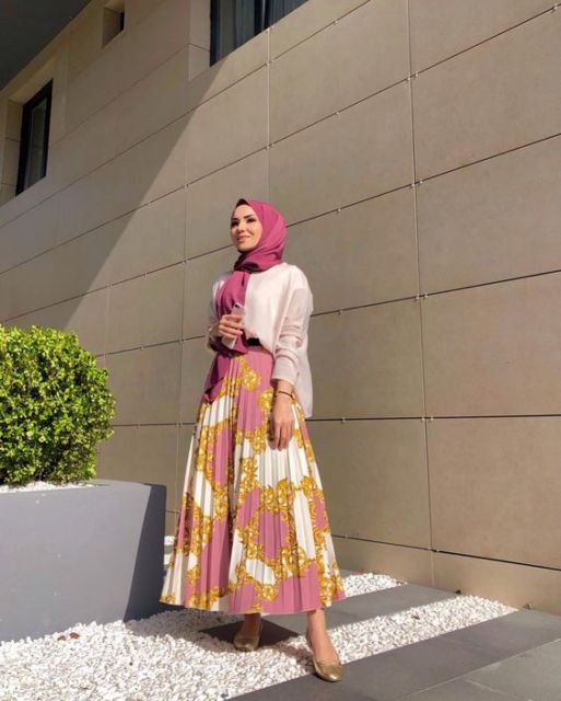 9 Motif Rok Hijabers Terkece yang Lagi Hits di Instagram. Cocok Buat yang Suka Tampil Unik!