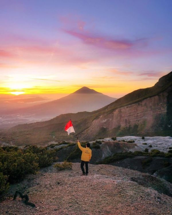 New Normal, Gunung Papandayan Sudah Dibuka Kembali. Pendaki Harus Mematuhi Protokol Kesehatan