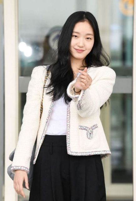 Kim Go Eun, Pasangan Lee Min Ho di 'The King Eternal Monarch' yang Gayanya Selow Banget!