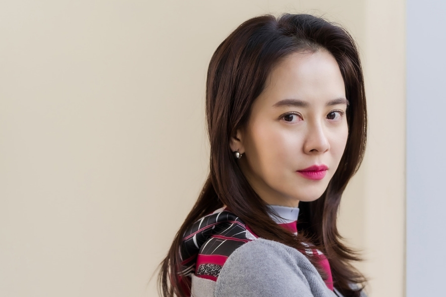 Alasan Song Ji Hyo Lebih Memilih Single Hingga Usia 40 Tahun. Kata Siapa Syarat Bahagia itu Nikah?