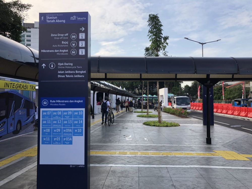 Potret Terbaru Penataan Stasiun Kereta Api di Jakarta. Rapi, Elegan dan Mirip Stasiun di Negara Maju!