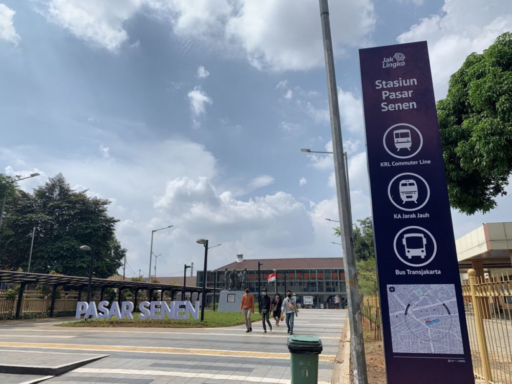 Potret Terbaru Penataan Stasiun Kereta Api di Jakarta. Rapi, Elegan dan Mirip Stasiun di Negara Maju!