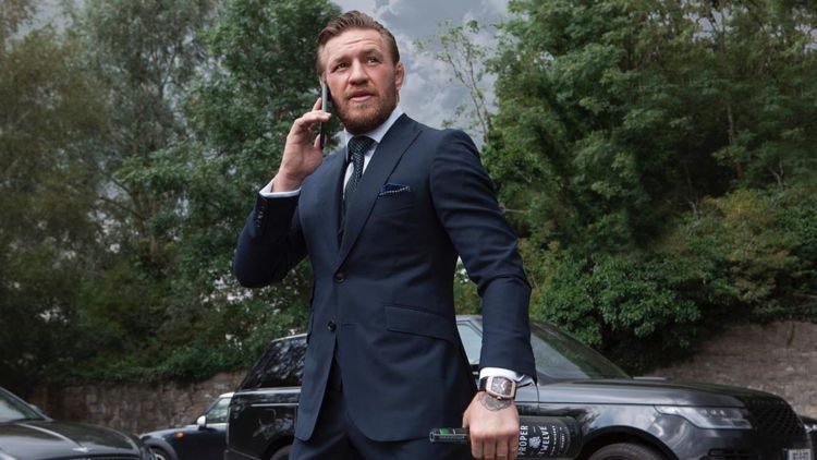 5 Inspirasi Berpakaian ala Conor McGregor yang Bisa Kamu Tiru