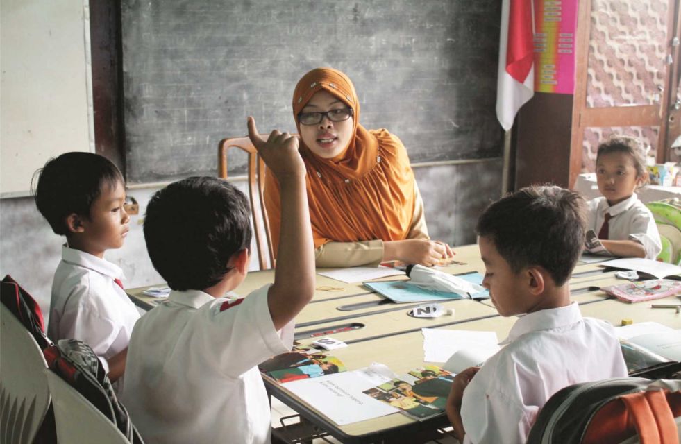 Jadi Guru di Tengah Pandemi Itu Nggak Gampang. Lakukan Hal Ini Untuk Menjaga Nyala Semangat