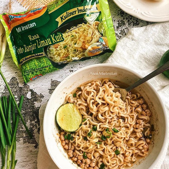 Ada Dua Versi Bumbu Indomie Goreng di Indonesia. Yang Dijual di Jawa & Luar Jawa Ternyata Beda!