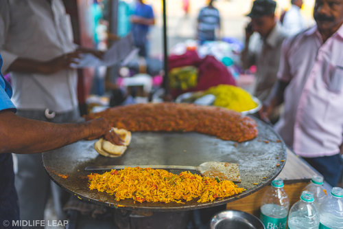 Penjual Jajanan Kaki Lima di India yang Lekat dengan Stigma Jorok. Memang Beneran Begitu, ya?