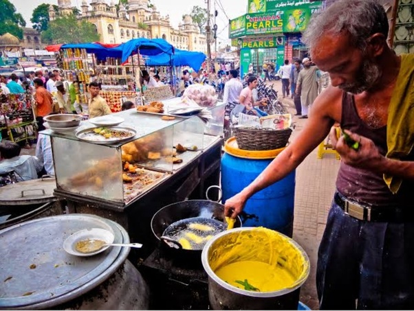 Penjual Jajanan Kaki Lima di India yang Lekat dengan Stigma Jorok. Memang Beneran Begitu, ya?