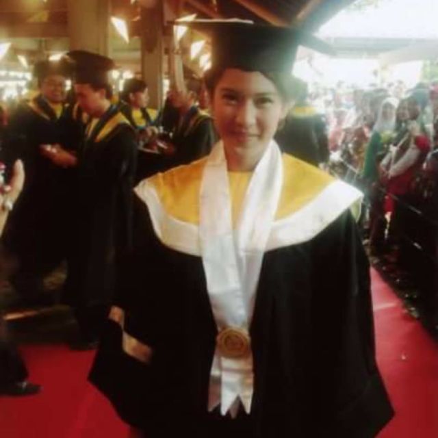 Merayakan Kelulusan, ini 4 Artis yang Membagikan Momen Wisuda Dalam Rangka Menyemangati Angkatan 2020.