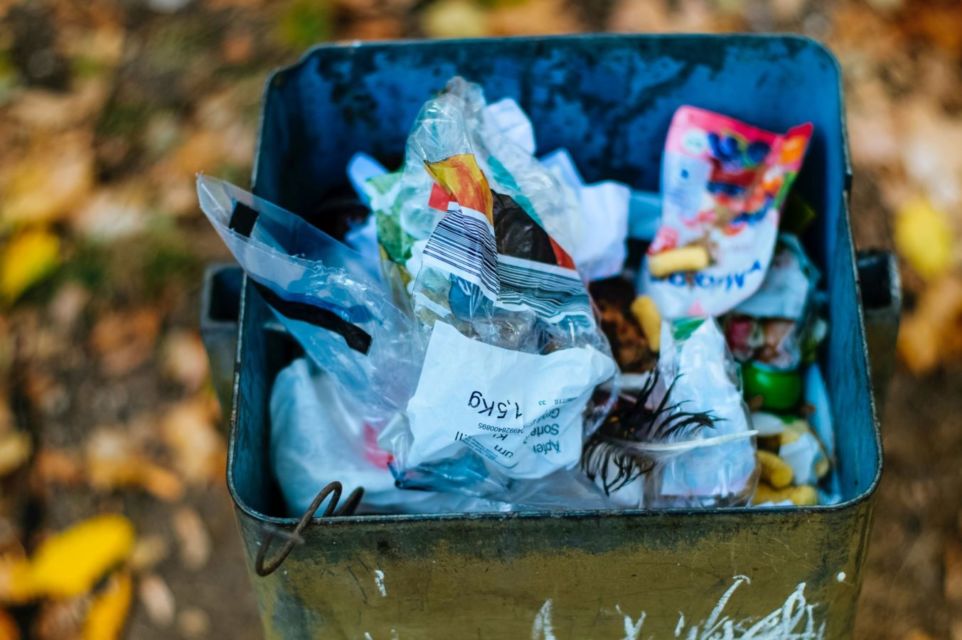 Perjalanan Sampah dari Rumah sampai TPA. Ternyata, Prosesnya Nggak Sesederhana itu, loh!