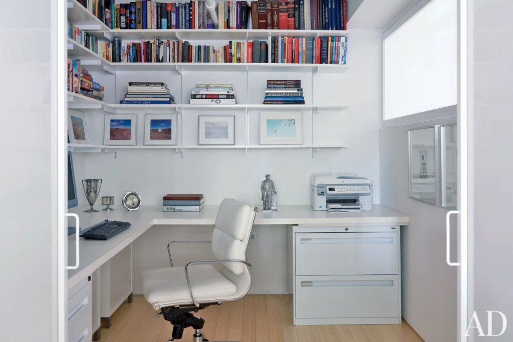 5+ Inspirasi Desain Meja Kerja Putih nan Cantik untuk Home Office. Simpel, Keren, dan Bikin Fokus Kerja!