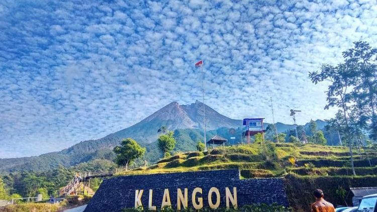 Menikmati Indahnya Pesona Merapi dari Bukit Klangon