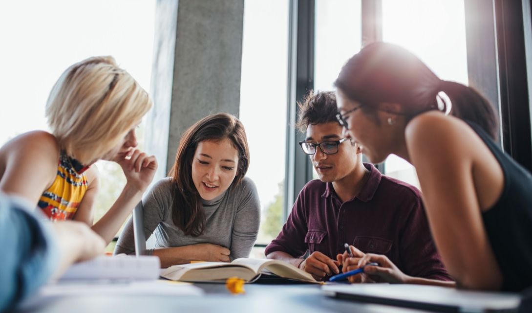 Mengulik 10 Gelar Sarjana Online Paling Populer. Makin Banyak Peminat Selama Pandemi~