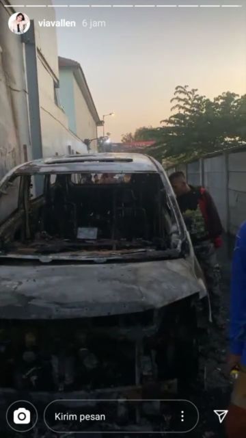 Mobil Mewah Dibakar Orang Tak Dikenal, Rumah Via Vallen Nyaris Habis Dilalap Api