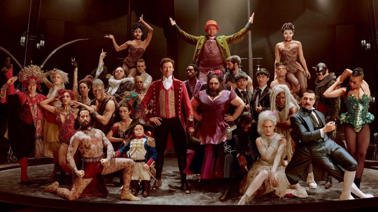 Resensi Film The Greatest Showman. Film Musikal yang Manusiawi