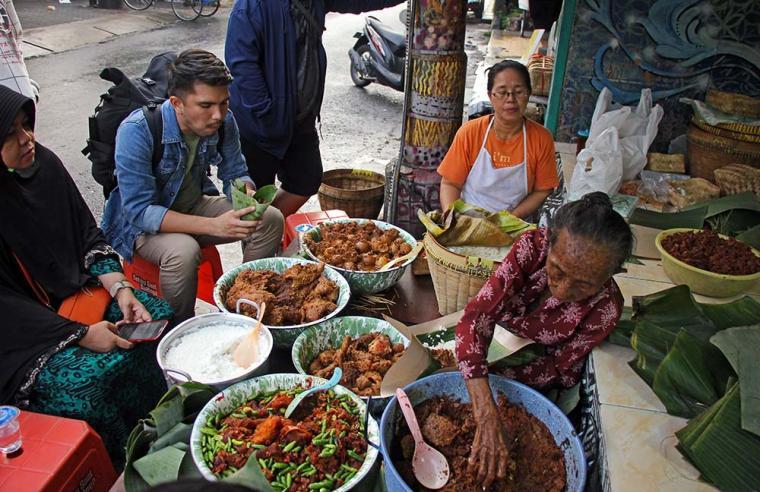 Selamat Jalan Mbah Lindu, Penjual Gudeg Legendaris di Jogja yang Meninggal dalam Usia 100 Tahun