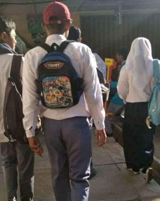 Kelakuan Kocak Anak Sekolah Ketika Masuk Ajaran Baru. Ini nih, yang Bikin Kangen Belajar di Kelas