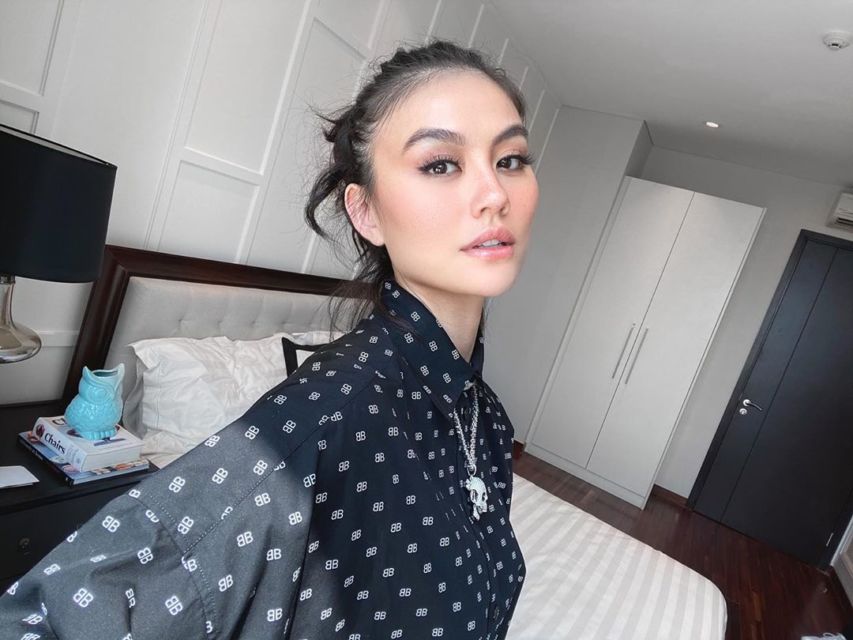 Posting Foto Selfie, Ini Gaya Agnez Mo dengan Model Rambut Terbarunya!