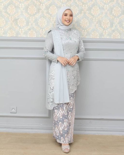 Deretan Kebaya yang Cocok Buat Pecinta Warna Netral. Bikin Kelihatan Kalem!