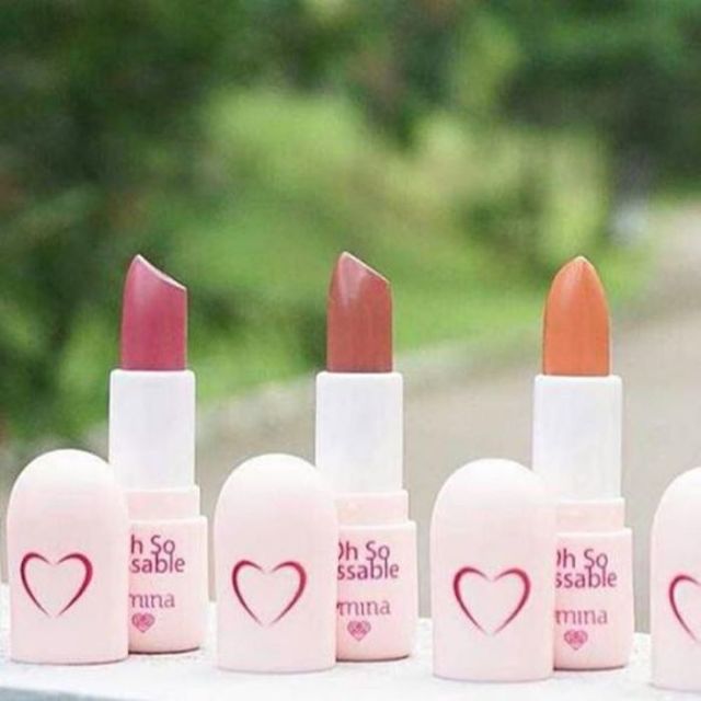 Sebelum Ada yang Matte, Ini 4 Lipstik Andalan Banyak Cewek Termasuk Kamu. Hayo, Ngaku!