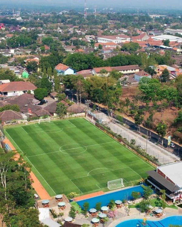 Wah, Ada Lapangan Bola Berstandar Internasional di Boyolali. Nggak Kalah Sama Stadion Liga Inggris!