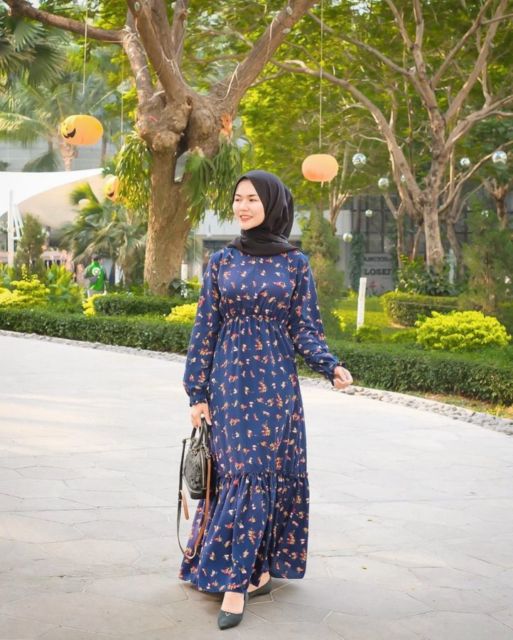 Potret Nabil Rach, Hijaber yang Hobinya Pakai Gamis Aneka Motif. Cantik Banget, Asli!