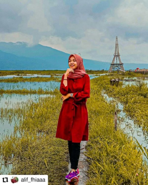 Ada Menara Eiffel di Radesa Wisata Tuntang Rawa Pening. Taman Rekreasi Air yang Eksotis di Semarang