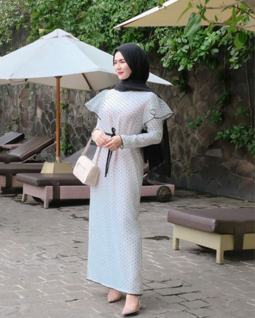 Potret Nabil Rach, Hijaber yang Hobinya Pakai Gamis Aneka Motif. Cantik Banget, Asli!