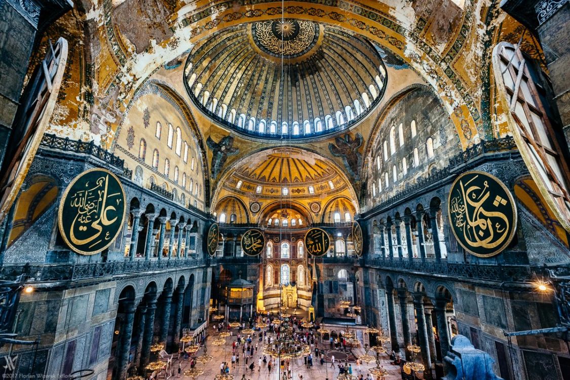 Berubah Jadi Masjid, Hagia Sophia Tetap Dibuka untuk Wisatawan dari Seluruh Dunia. Bahkan Tiketnya Gratis Lho!