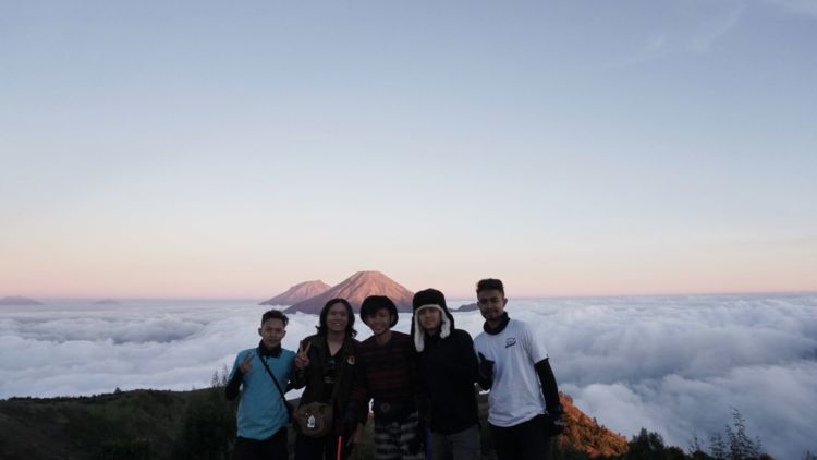 Pengalaman Pertama Mendaki Gunung Prau di Jawa Tengah