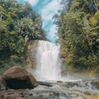 Berkunjung Secara Virtual ke Air Terjun Bumbun di Tanah Borneo. Pemandangannya Juara!