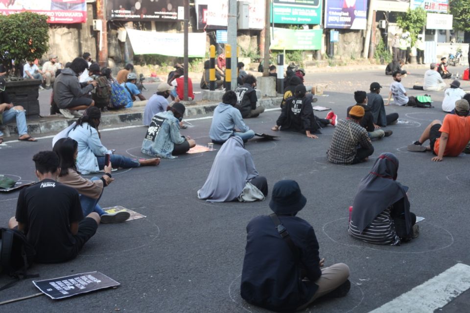 Gejayan Memanggil Kembali Digaungkan, Ratusan Massa Turun ke Jalan dengan Protokol di Tengah Pandemi