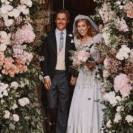 Ini 6 Detail Indah Royal Wedding Princess Beatrice yang Digelar Privat. Pakai Gaun Lungsuran~