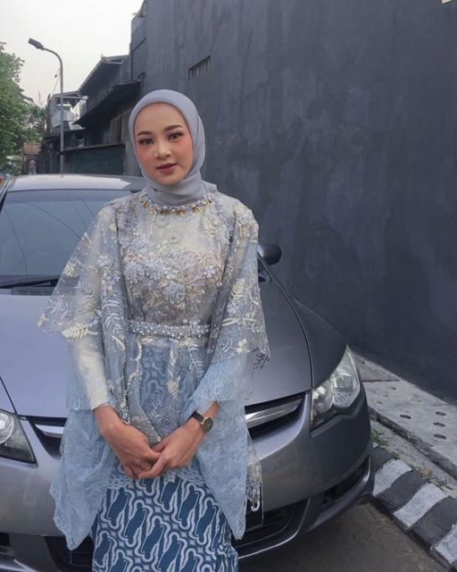 Bikin Efek Langsing, Ini 8 Kebaya Bersabuk yang Hits, Unik dan Paling Baru!